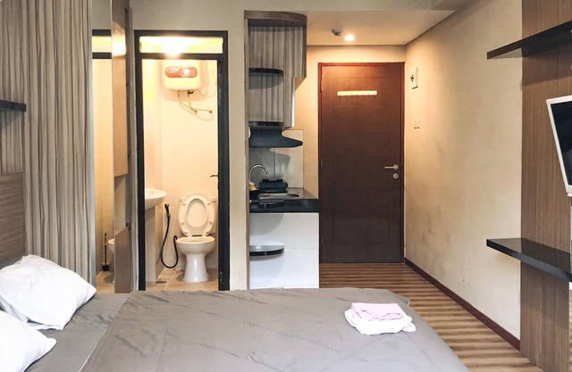 Gateway Pasteur Apartment by Secret Rooms Studio 10