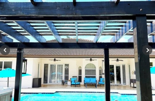 Gateway to Paradise - Miami and the Florida Keys & Key West In a luxury home