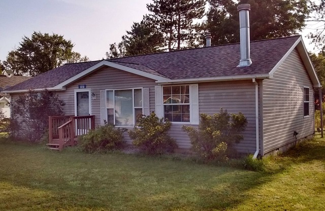 Gateway zu den abgebildeten Rocks & Seney NWR 2BR Cottage am Manistique River