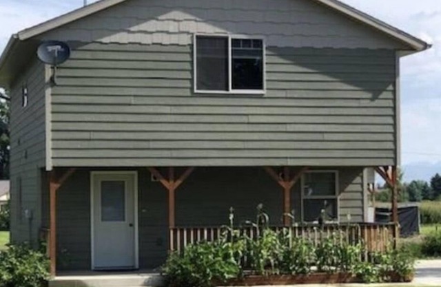 Gateway to the valley, the ideal place to call home in Helena book year round!!