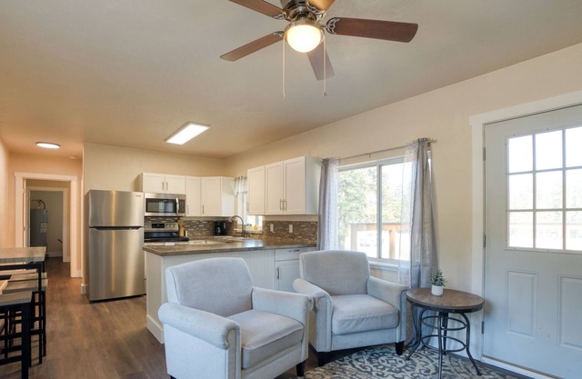 "Gateway to the Woods" Ground level unit w/ large deck nestled in the trees