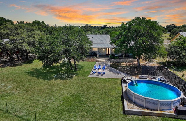 Gatlin Getaway I Pool, Hot tub, Stargazing, Family Fun
