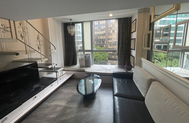 Gatsby apt|Taipei 101|Hanging garden |night market|MRT|Gym with Pool