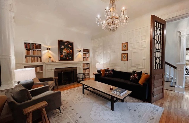 GB, Original Crown Molding, Riverfront, Book Now!