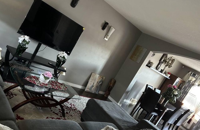 GEARY LODGE -“home away from home” , minutes drive from Saskatoon Airport .