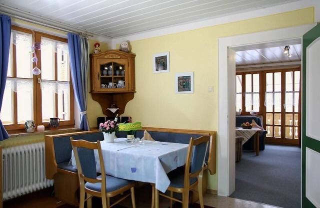 Gemütliche 55qm FeWo mit 2 Schlafzimmern und Balkon