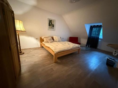 Gemütliches Buchen Zimmer mit Gemeinschaftsbad