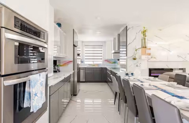 GemCoastalHome,Grill,ModernAmenities,Fireplace,HotTub,EVChargerLegoland,Safari