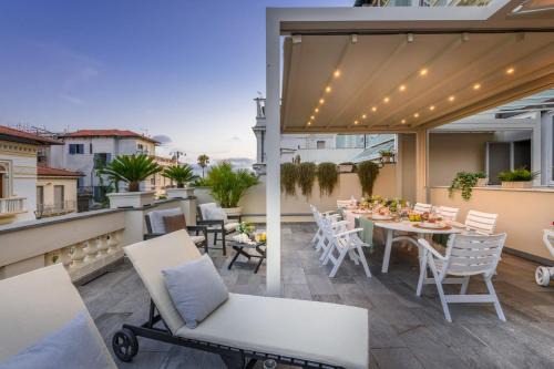 Gemma Imperiale 3 Bedrooms Apartment with Terrace in Viareggio