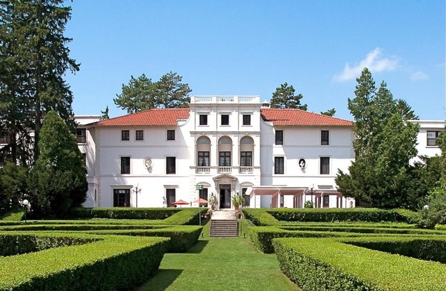 Geneva On The Lake Boutique Resort Hotel