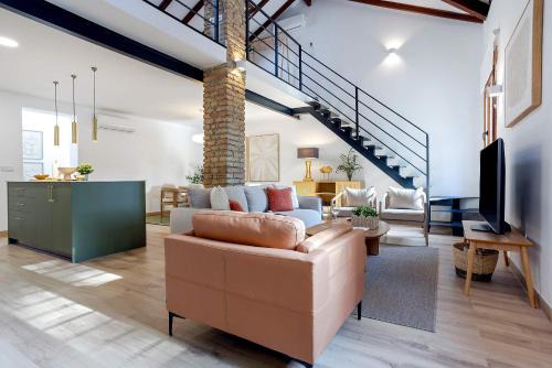 Genteel Home Antonio Trueba