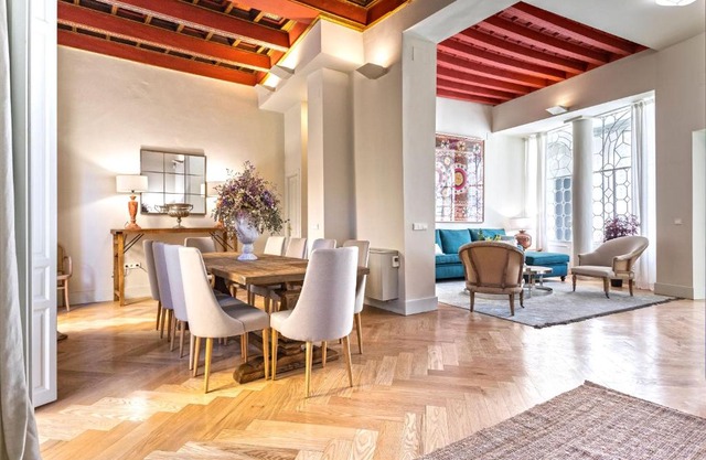 Genteel Home Palacio Abades