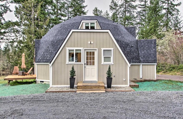 Geodesic Dome House with Scenic Views and Hot Tub