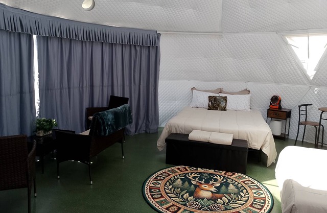 Geodesic Glamping Dome with Incredible views in Plains & just 10 miles to Quinns