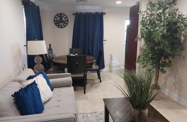 Georgetown Exuma Luxury Streetview Apartment