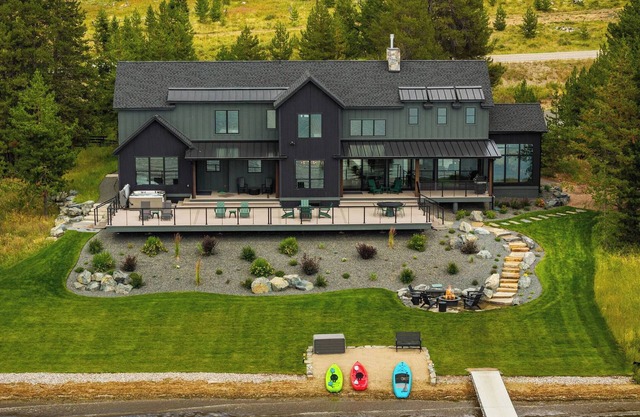Georgetown Lakefront Luxury