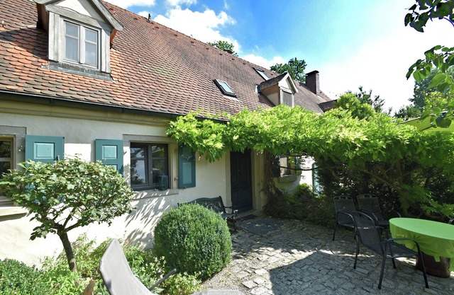 Gemütliches Ferienhaus mit Gartenlaube amWaldrand
