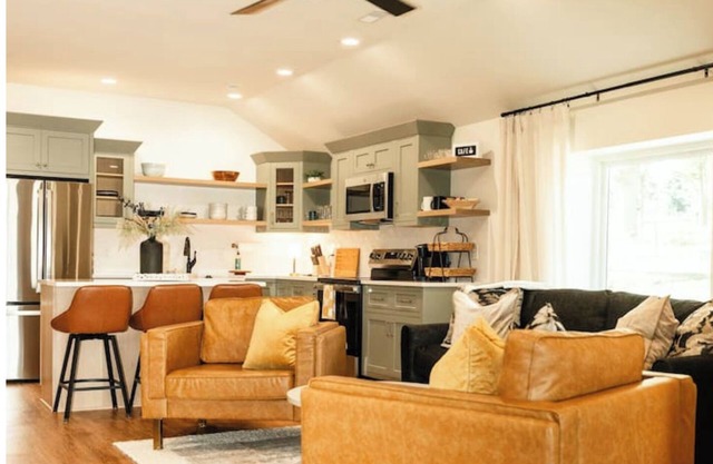 Get Cozy in the Country - The Cottage on Luca Hill