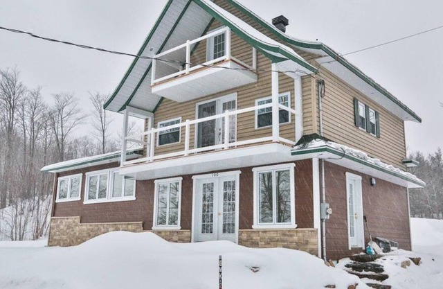 Get lost in Grandes-Piles Cozy modern chalet View on St-Maurice River