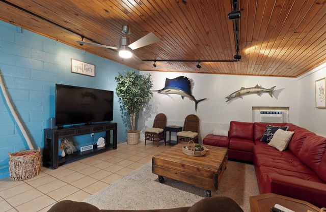 Get "Off the Hook" in a small town w/big time fishing steps away from marina
