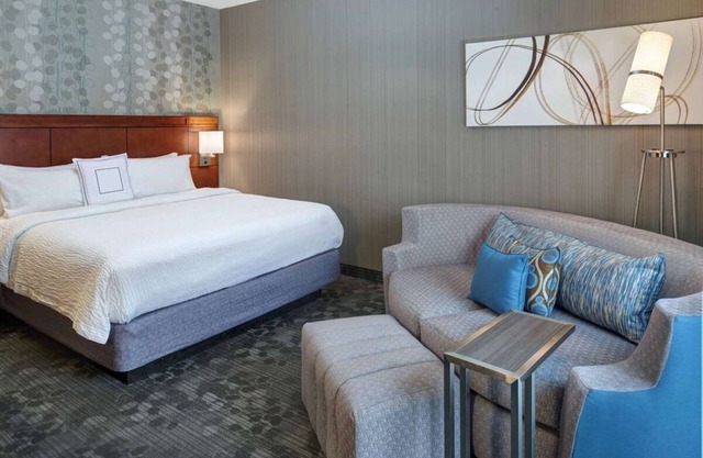 Get Ready for Blissful Getaway! Indoor Swimming Pool, Pet-friendly Property!