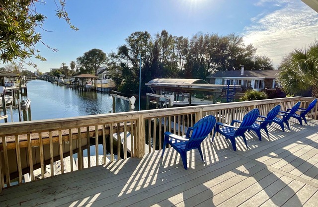 Get to the Gulf! - Pool, Private Dock, Pet Friendly!