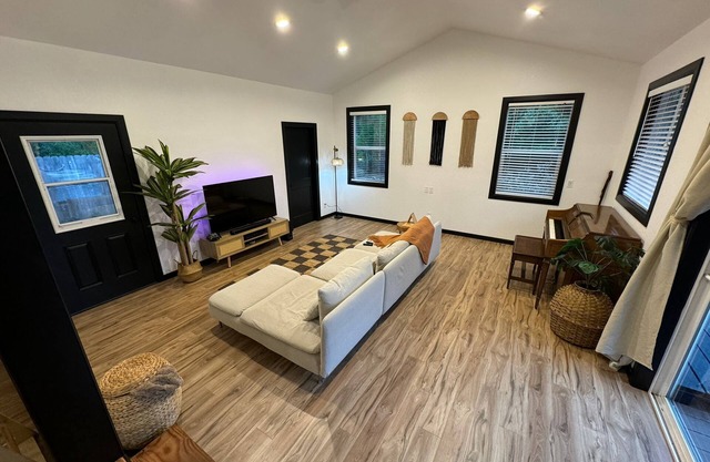Getaway 3-bedroom house with WiFi in Mount Shasta