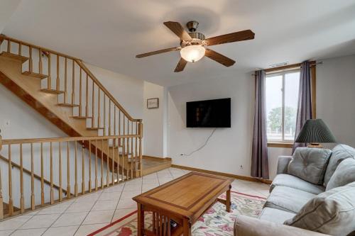 Getaway Near ORD With Great Local Amenities