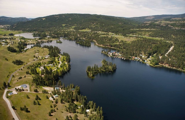 Getaway Retreat mit Blick auf den wunderschönen Curlew Lake