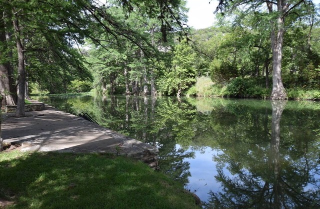 Getaway to Home in the Hills on Guadalupe River.