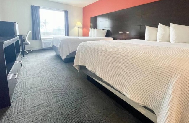 Getaway Weekend Trip! Comes w/ Free Parking, Minutes from Guadalupe River!