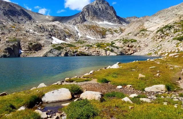 Getaway with amazing mountain views and milkway views and nearby trails