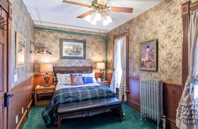 GH8 · #8 Grant House- The Rush Room