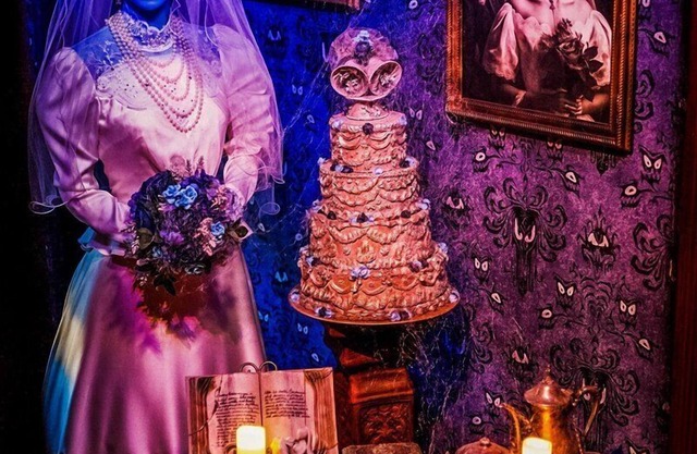 Ghostly Retreat/15 Min to Disney w/Hot Tub!