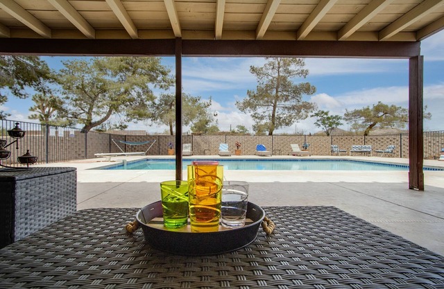 Giant pool and hot tub near Joshua Tree National Park.