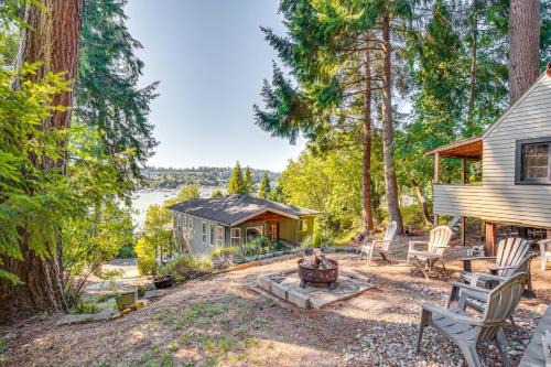 Gig Harbor Home Large Deck, Outdoor Dining Area