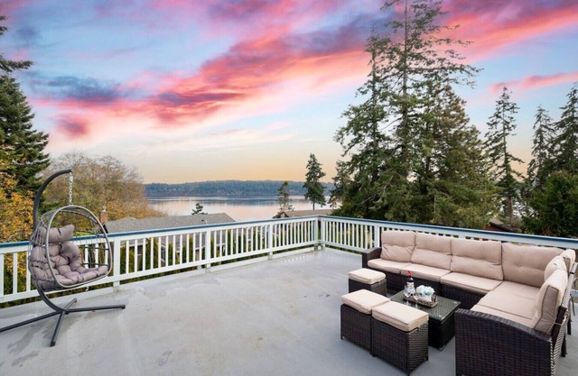 Gigantic 6b3b Home | Water View+Hot Tub+Game Room