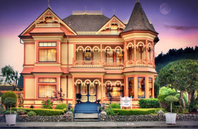 Gingerbread Mansion Inn