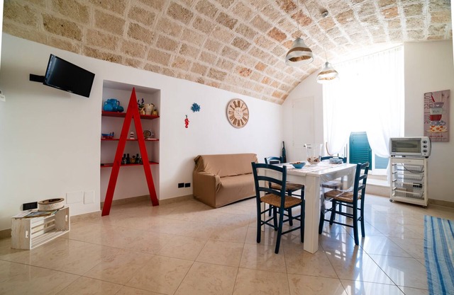 Gioia Casa Vacanze - Zwei Schlafzimmer Wohnung, Schläft 4