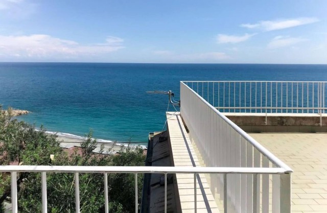 Ferienhaus Giorgia (BGB100) in Bergeggi - 7 Personen, 2 Schlafzimmer