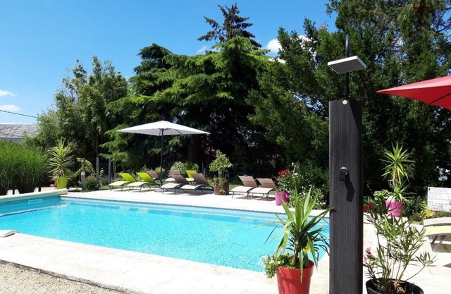 GITE mit HEATED POOL SPA Sitzung zwischen FUTUROSCOPE ZOO BEAUVAL