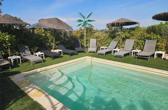 65m2 Häuschen auf 5000 m2 Fläche