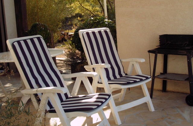 CHARME LAND - Kiefernwald, Privatpool - in der Nähe von Narbonne Aude -