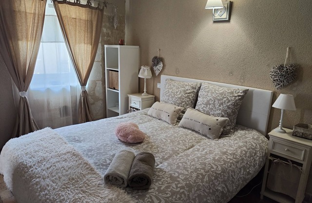 Gite des Amoureux-Apartment-Romantik-Ensuite mit Dusche-Gartenblick