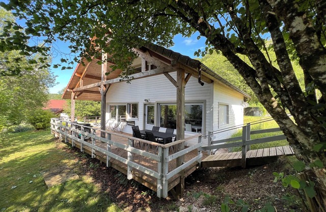 Modernes, sehr geräumiges, hochwertiges Holzhaus 6 bis 9 Personen