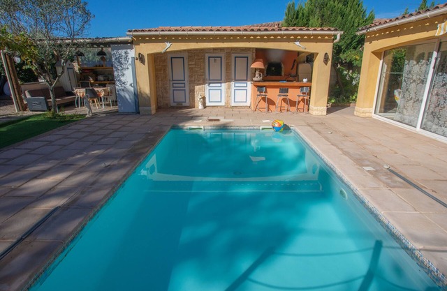 Ferienhaus 'Gîte Hubert' mit Gemeinschaftspool, Wi-Fi und Klimaanlage