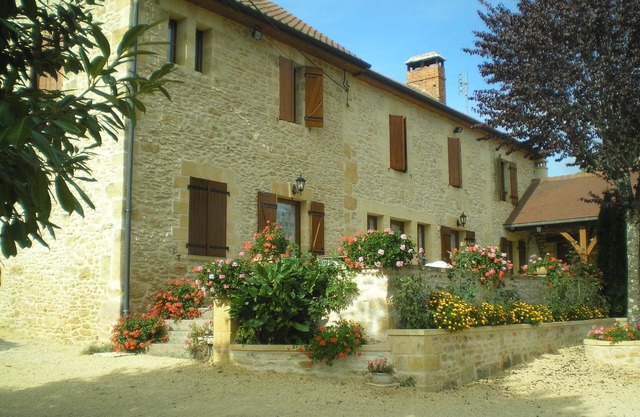 UNTERKUNFT FÜR 4 PERSONEN DS STEINHAUS DES LANDES IN SARLAT LA CANEDA