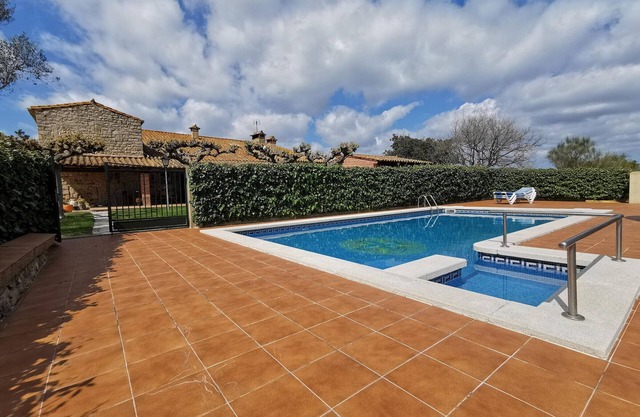 Gite Llagostera, 5 bedrooms, 11 persons