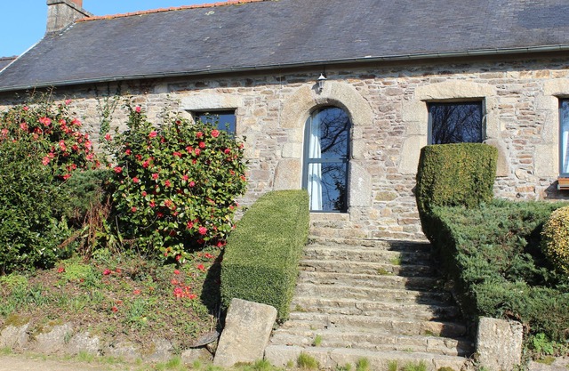 Charakterunterkunft, Bretagne, ruhig, komfortabel, Park, Restaurant, Meer(15 km)