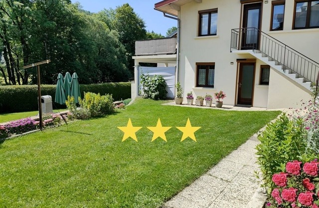 Ferienhaus Rosier Nr. 1805Bis du Haut-Jura mit Spa und Sauna auf Gartenebene